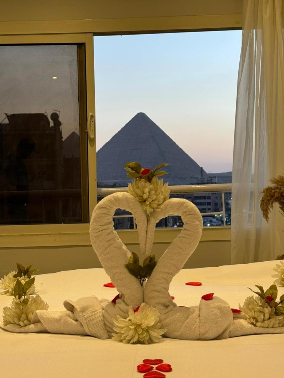 Khufu Pyramids Inn Nazlet el-Sisi Exterior photo